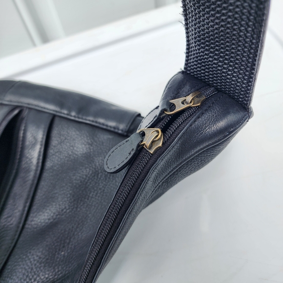 L.L. Bean Brown Leather Healthy Back Ameribag Sling Backpack Crossbody Bag 18” - Picture 7 of 12